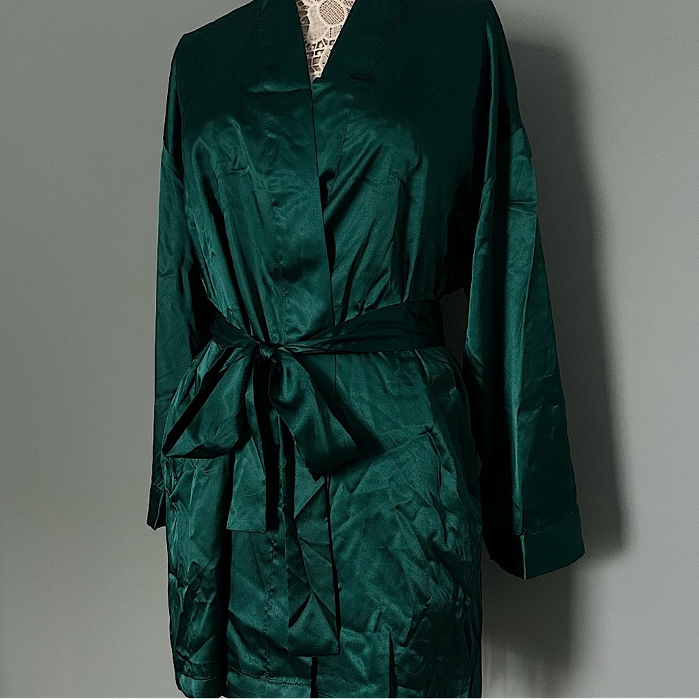 RARE Victoria’s Secret Deep Emerald Green Satin Mini Robe One Size
